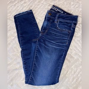 American Eagle Super Stretch Jegging Size 4 - Excellent Condition